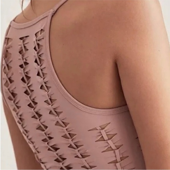 Free People Movement Crop Top Cut out Tank Sports Cami - Picture 3 of 4